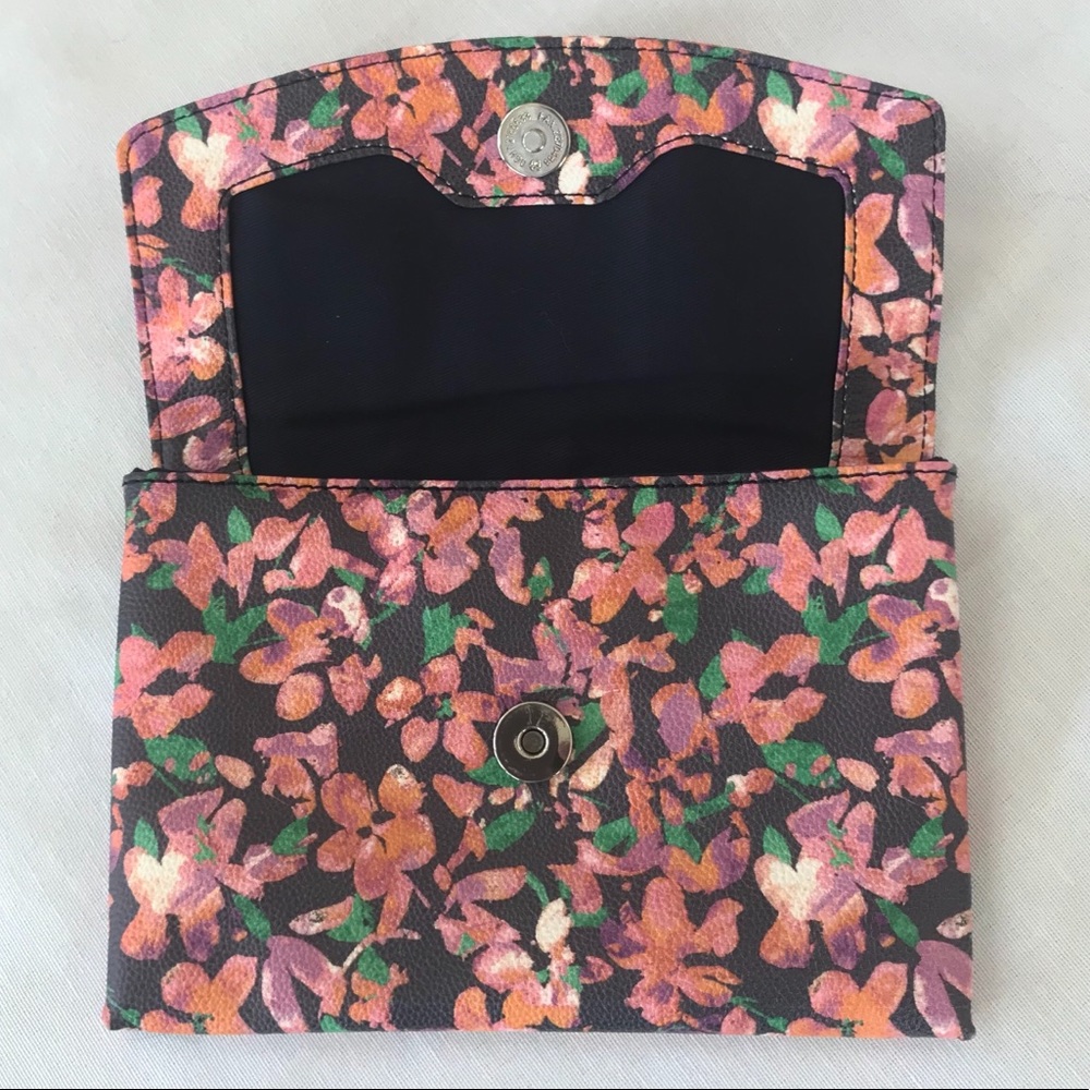 NWOT Ann Taylor Floral Print Clutch - Picture 4 of 5